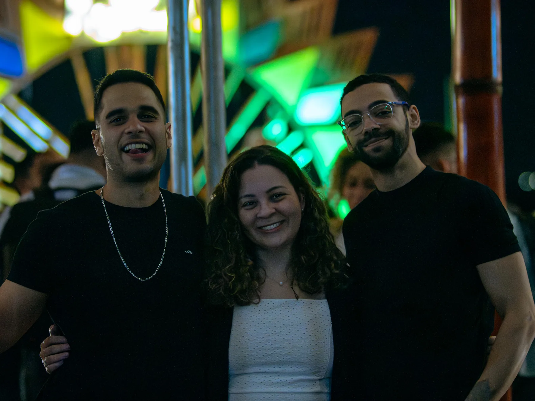 Colegas de trabalho na confraternização de fim de ano do Lake Deck